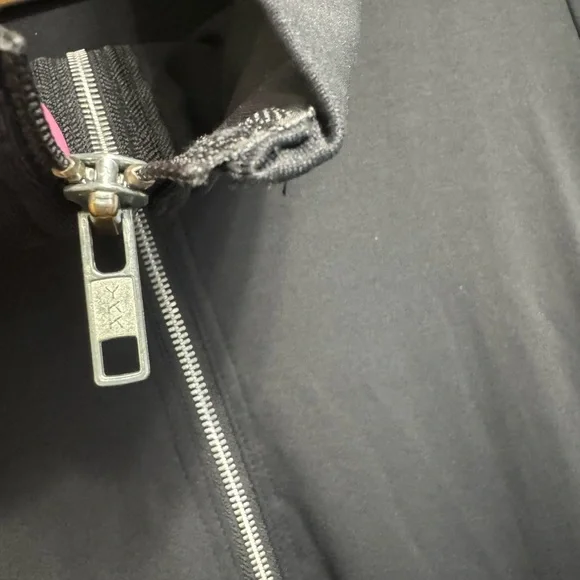 Size 14 or 16 women’s black extra long sleeve sweater Black  zipup collar jacket - Picture 4 of 10